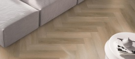 Attico Visgraat XL 81 visgraat plak PVC sfeerfoto in woonkamer