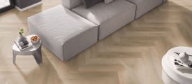Attico Visgraat XL Click 81 visgraat click PVC sfeerfoto in woonkamer