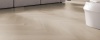 Attico Visgraat XL 83 visgraat plak PVC sfeerfoto in woonkamer