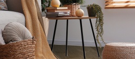 Bodiax Aringa Shadow Oak visgraat plak PVC als vloer in een interieur