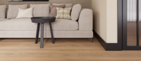 Castell Ultimate 890 194 Oak Amber PVC plank plak pvc in woonkamer sfeerfoto
