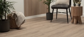 Floer Natuur PVC FLR-3043 Onnen Onbehandeld PVC plank plak pvc in woonkamer sfeerfoto