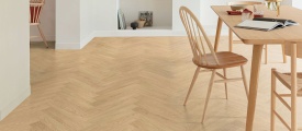 Floorify Visgraat Click F301 Uni visgraat click pvc in woonkamer sfeerfoto