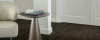 Therdex Walnut 12053 PVC plank plak pvc in woonkamer sfeerfoto