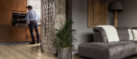 VivaFloors Tuscany 6830 click PVC plank toegepast in een lichte hal