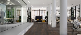 VivaFloors Black Forest 4540 click PVC plank gelegd in een warm ingericht interieur